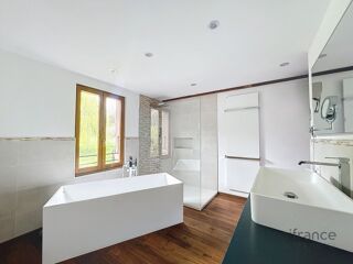  Maison  vendre 6 pices 210 m