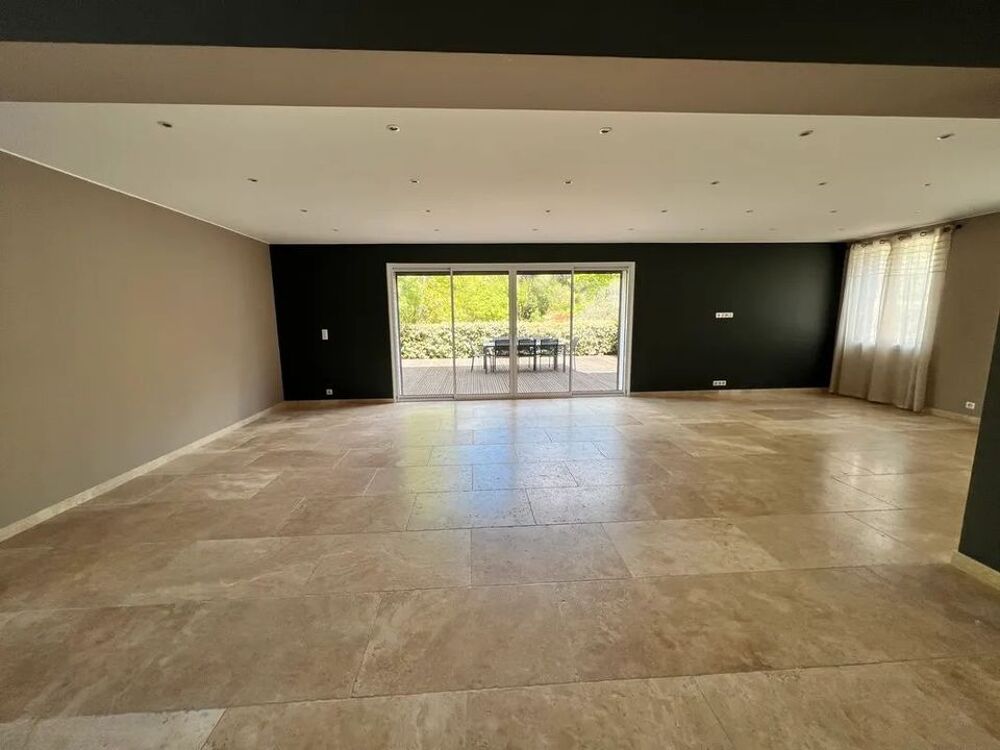Location Maison Maison de 275m2 à louer sur Montpellier Montpellier