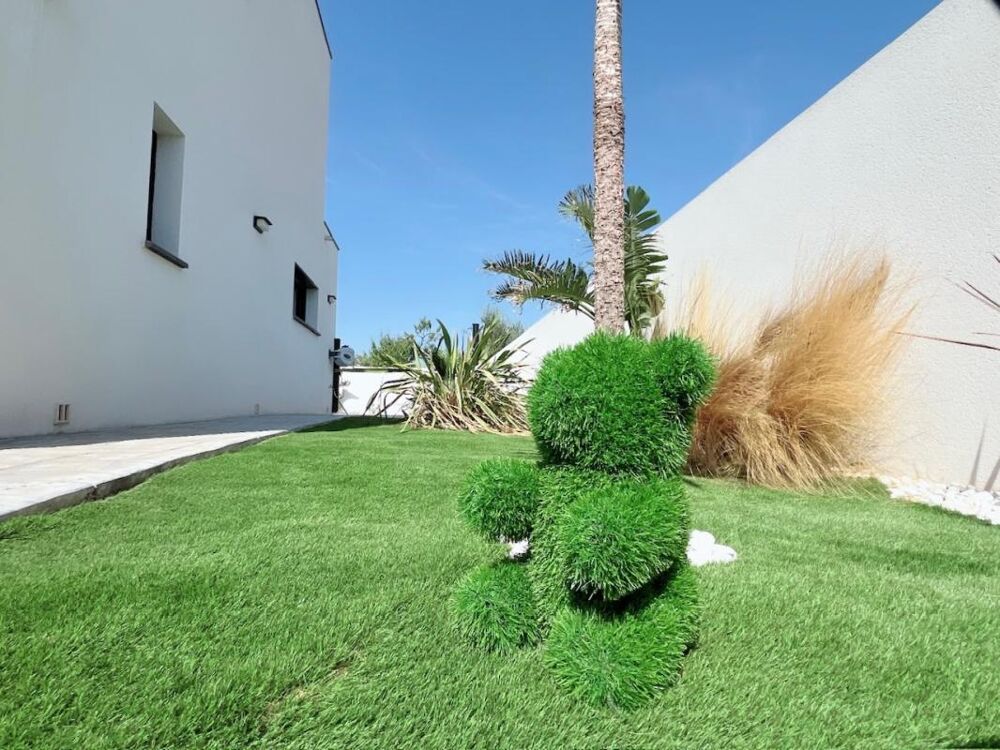 Incroyable villa de 142 m² en R+1 contemporaine sur un terrain de 400 m² en 4 faces sans vis-à-vis avec piscine