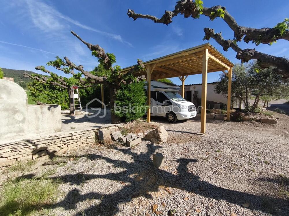 Corps de ferme 245 m² composé : de 3 habitations sur 4000 m² de terrain