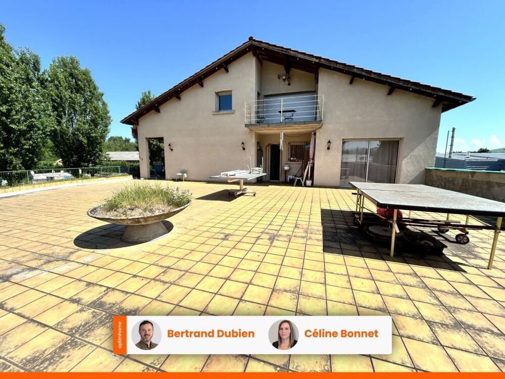 GRANDE MAISON AVEC DEPENDANCES ET FORT POTENTIEL - BILLOM