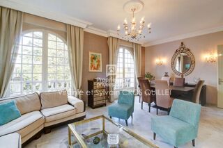  Maison à vendre 8 pièces 215 m²