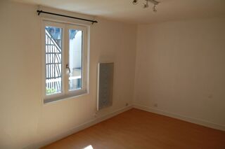  Appartement à louer 2 pièces 32 m²