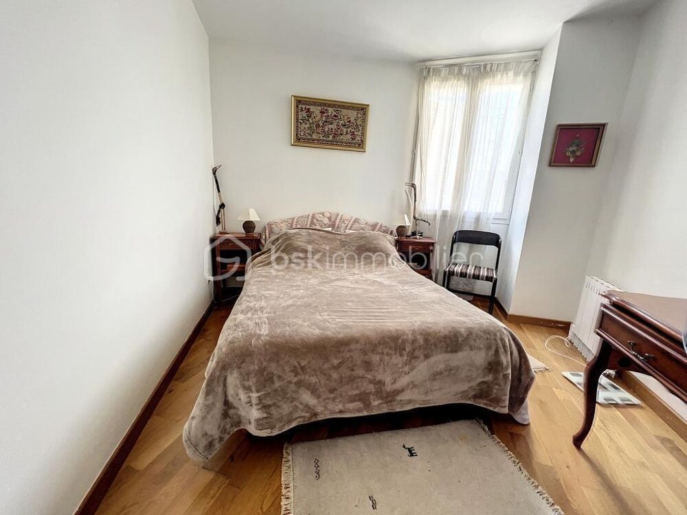 Vente Maison Charmante maison familiale 5 pièces avec véranda et jardin – Évry Evry