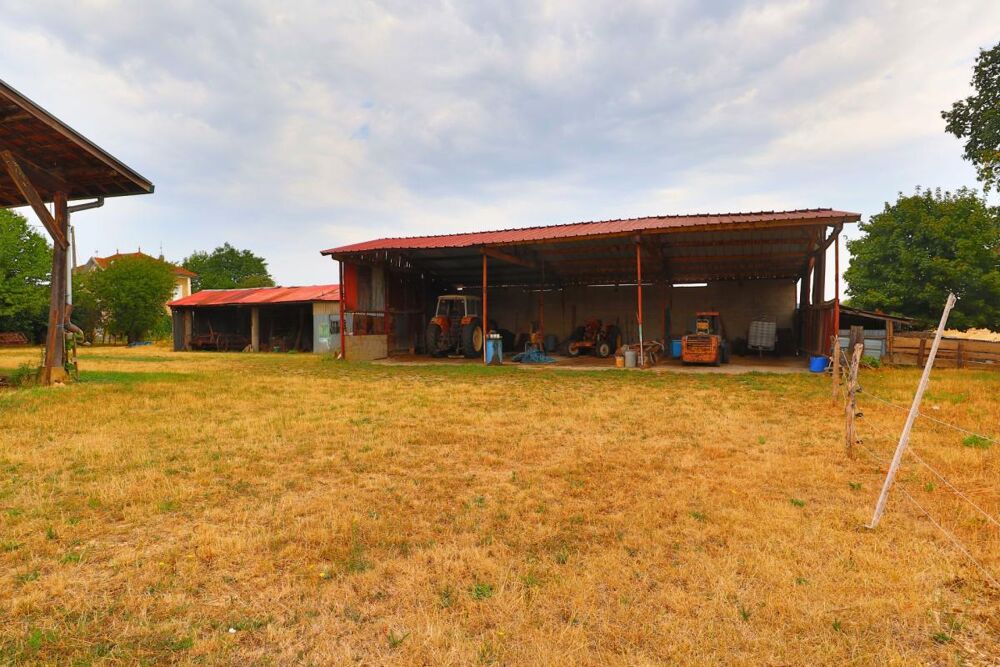 EXCLUSIF NOUVEAY Corps de ferme Proche de MARCILLOLES (38)