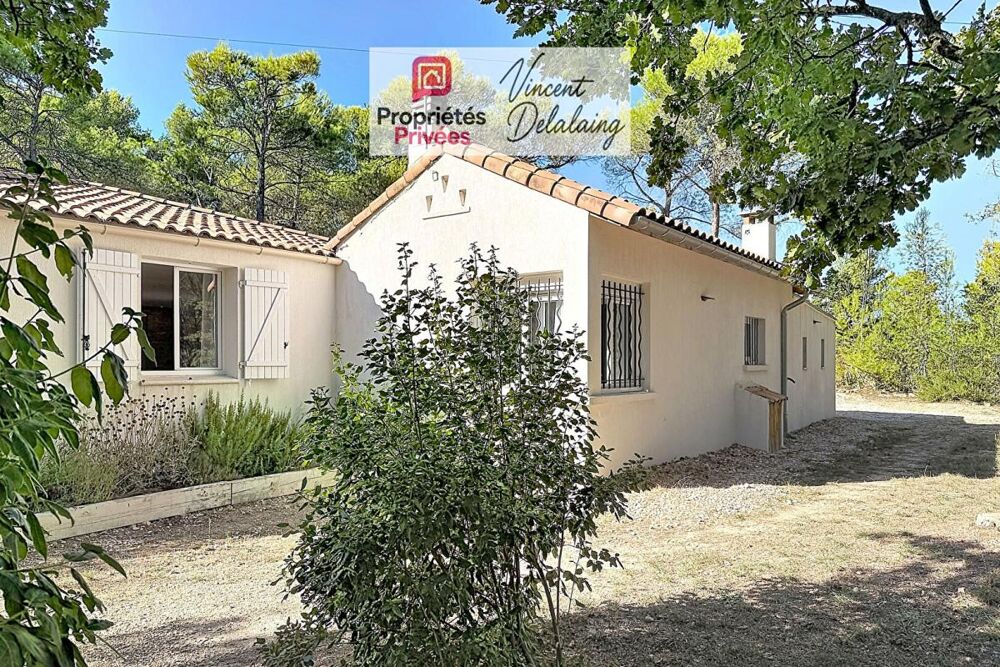 Maison familiale de plain pied sur grand terrain avec piscine