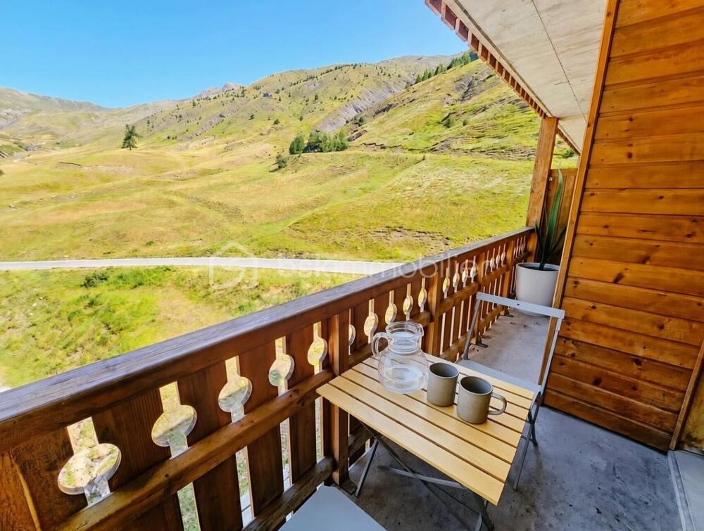 Studio 4 couchages avec coin montagne  VUE MONTAGNES  PISCINE