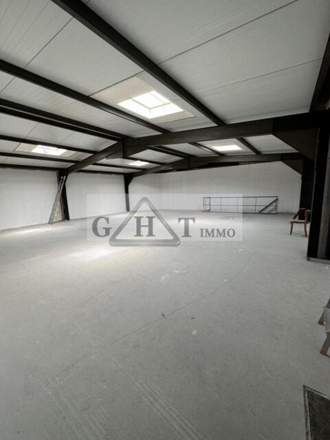 Local d'activit&eacute;s/ bureaux 340m2 &agrave; louer Montreuil 3900 93100 Montreuil