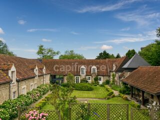  Propriété/château à vendre 9 pièces 669 m²