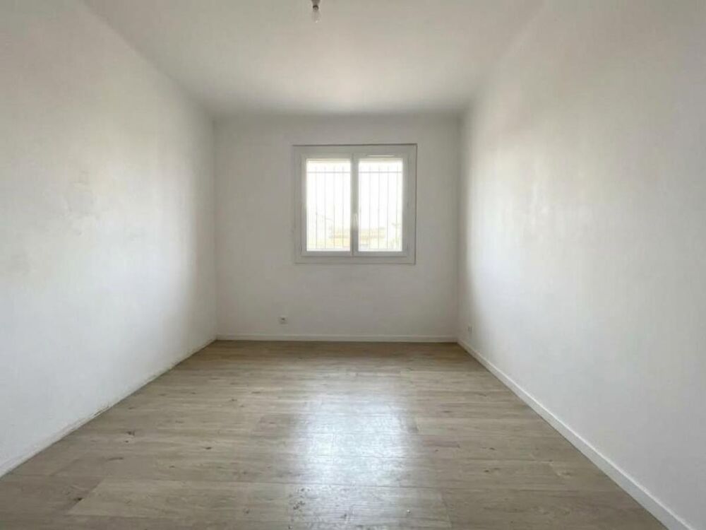 Vente Appartement Appartement T3  à rénover de 64 m² au 1 er étage sans ascenseur d'une petite copropriété Perpignan
