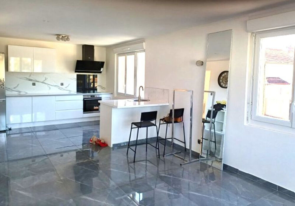 Vente Appartement Grand T4 de 95 m2  Faibles charges Feyzin
