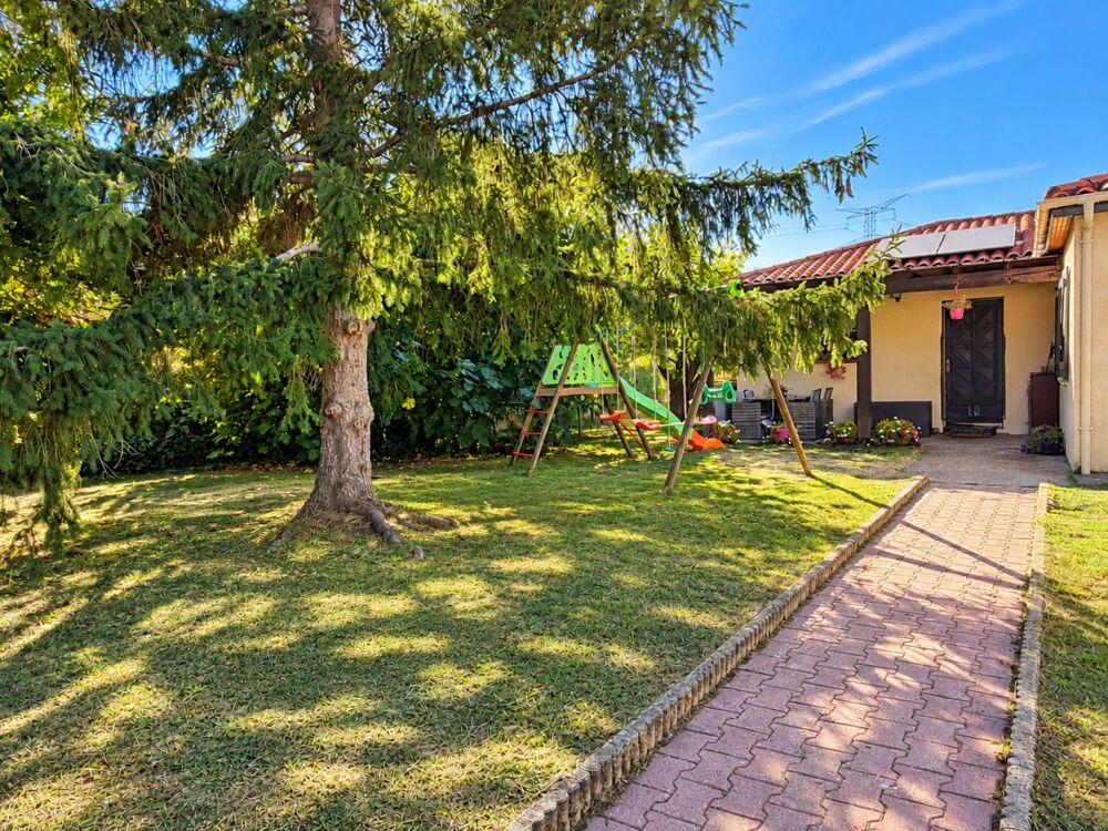 Vente Maison MAUZAC – Maison de plain-pied 121 m² – 5 chambres – Piscine – Terrain 840 m² Mauzac