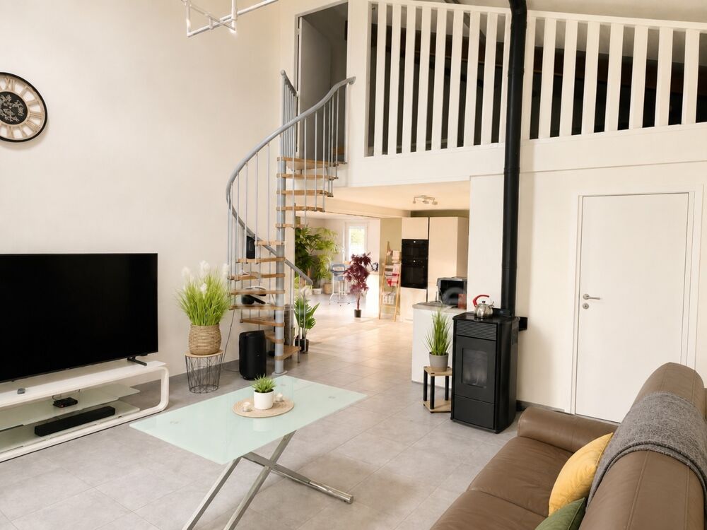 Vente Maison Propriété d'exception – 2 logements, piscine, hangars, idéal activité professionnelle Vallesvilles