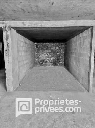  Parking / Garage  vendre 12 m