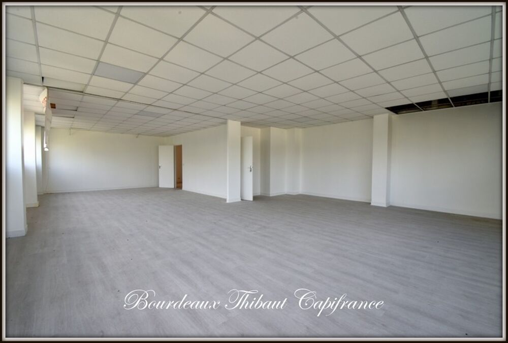   À louer a Trappes (78) – Bureaux rénovés de 135 m² – Proche A12 / Paris Trappes