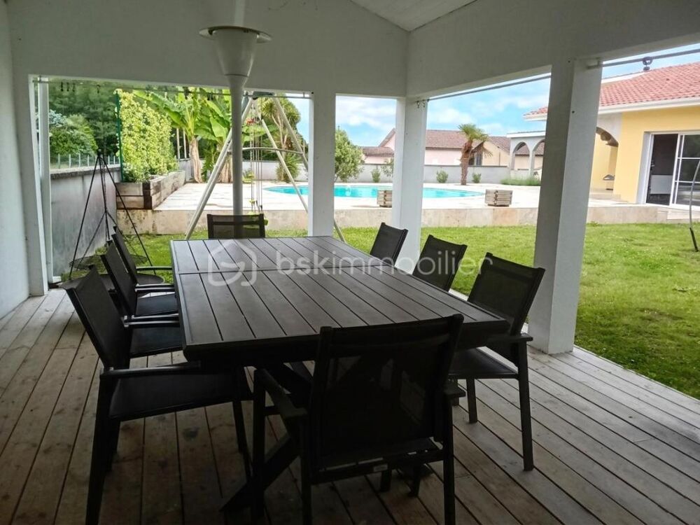 Maison de plain pied avec T1 d'une surface habitable de 192 m2 sur 1 422 m2 terrain à Saint-Pandelon