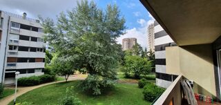  Appartement à louer 4 pièces 90 m²