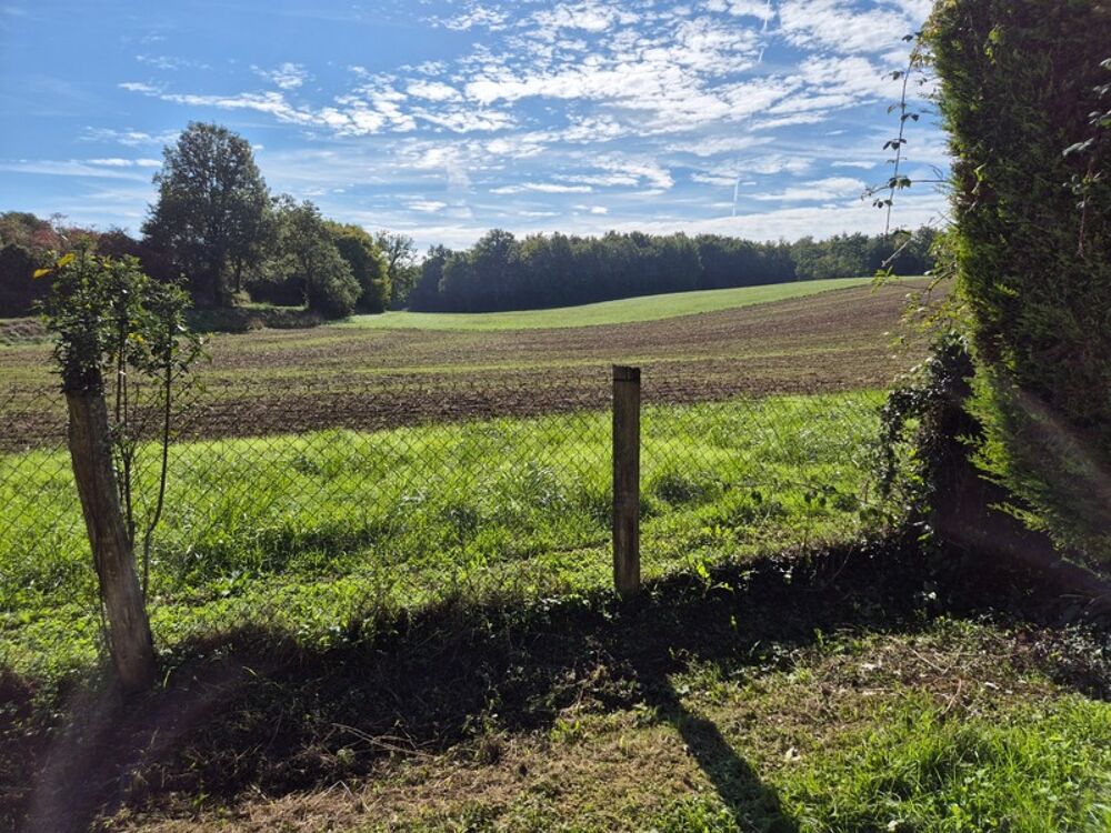 Vente Terrain Superbe emplacement, 3000 m2, secteur calme, commerces et écoles en proximité Dirac