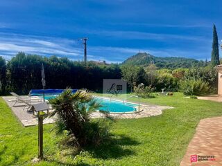  Villa � vendre 7 pi�ces 220 m�