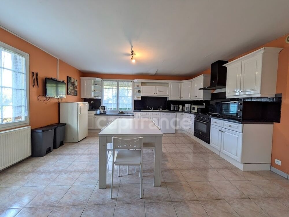À proximité dAumale  Spacieuse maison familiale de 180 m² sur un terrain clos de plus de 1000 m²