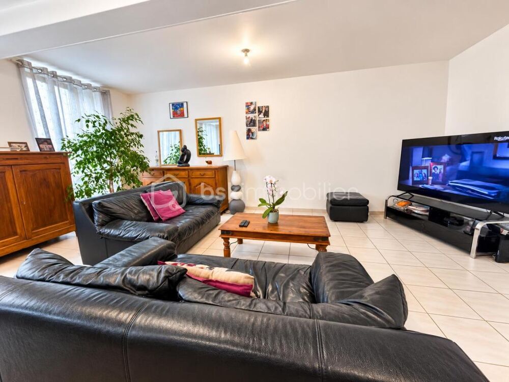 Appartement T3 avec bureau, deux pièces deau et faibles charges