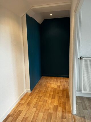  Appartement à louer 3 pièces 85 m²