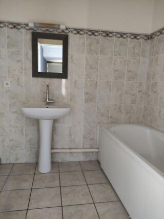  Appartement à louer 3 pièces 64 m²