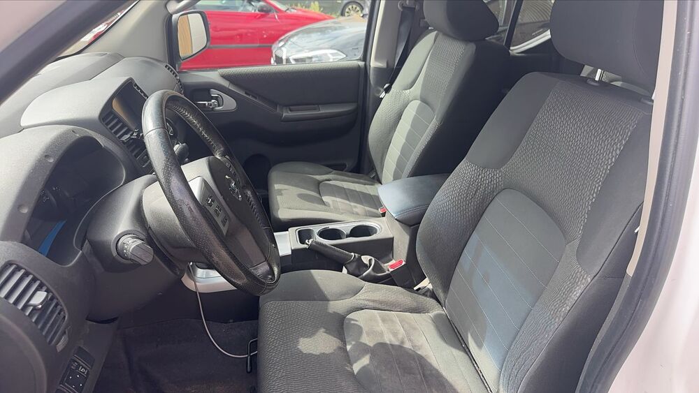 Navara 2.5 dCi 190 4WD Double Cabine 2015 occasion 38300 Bourgoin Jallieu