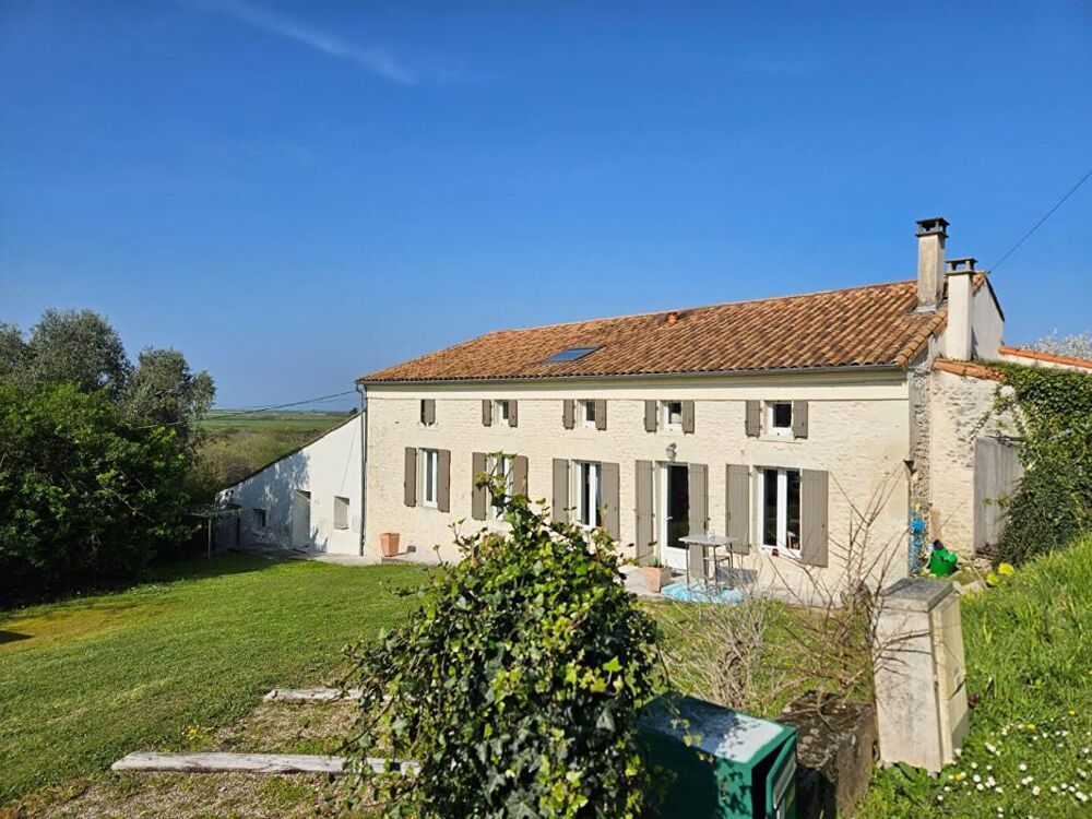 Vente Maison Propriété de caractère avec logement indépendant et vue sur l'estuaire Saint dizant du gua