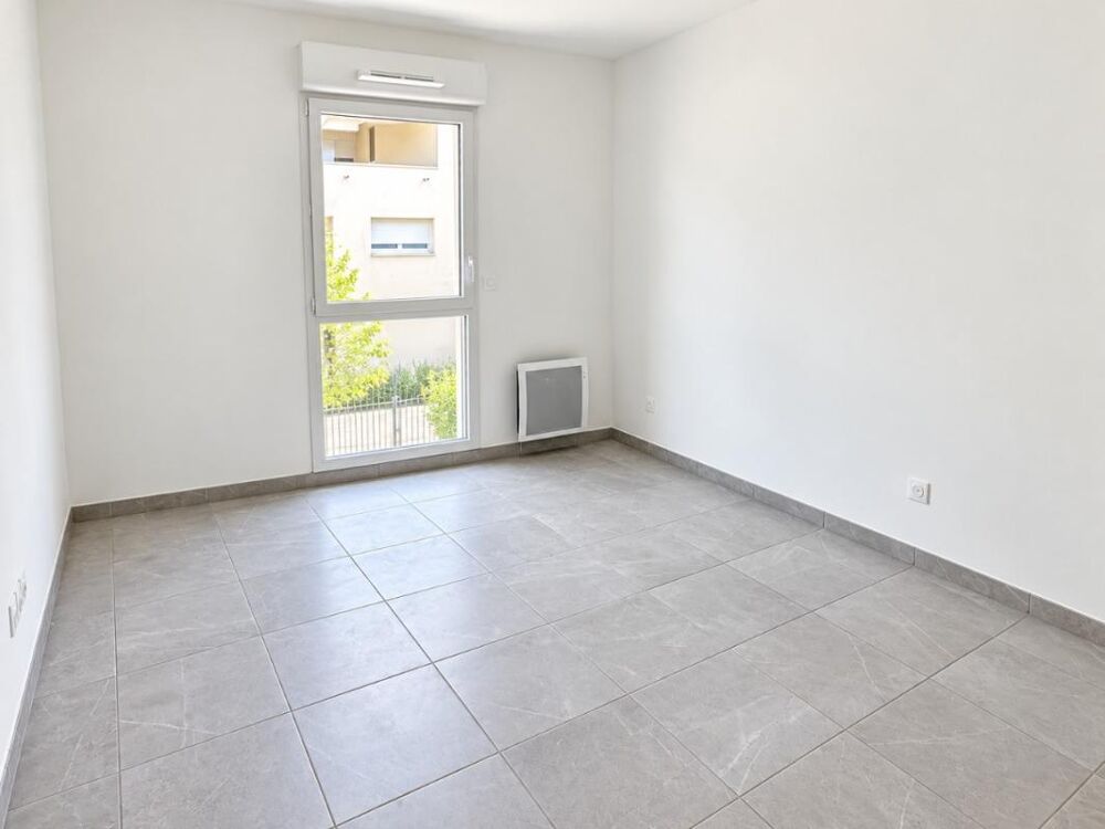 Location Appartement T2 avec parking et terrasse à Arles Arles