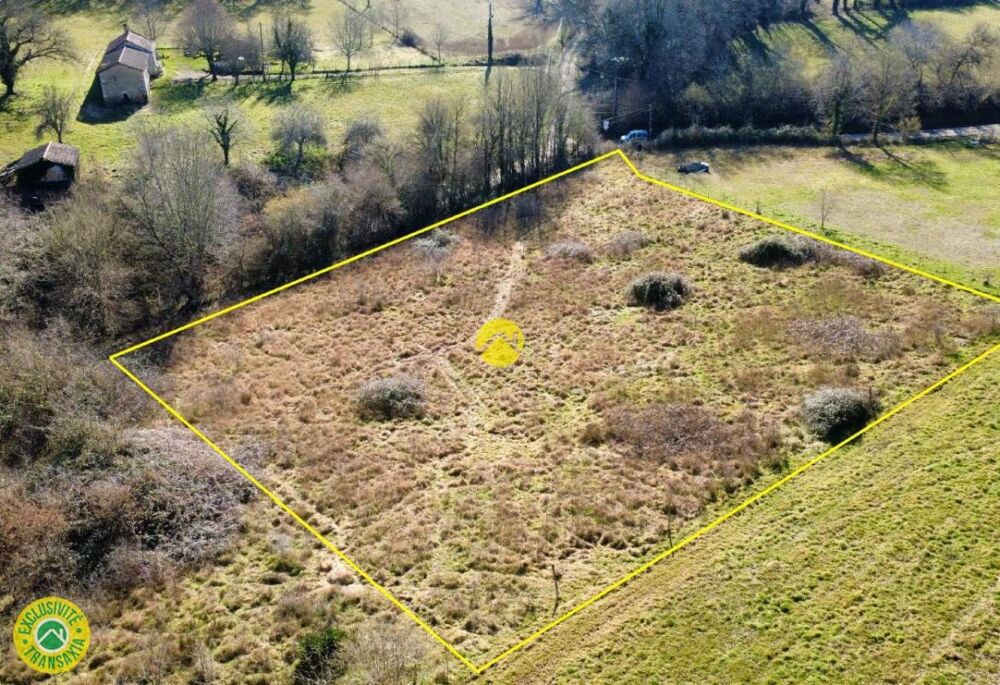 Vente Terrain Joli terrain à batir au calme avec un surface de 4055m2 Saint georges de montclard
