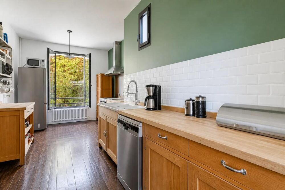 Vente Maison VILLENEUVE-LE-ROI – MAISON FAMILIALE DE CARACTÈRE – 231 M² HABITABLES – 4 CHAMBRES – TERRAIN 698 M² – GARAGE AVEC MEZZANINE Villeneuve le roi