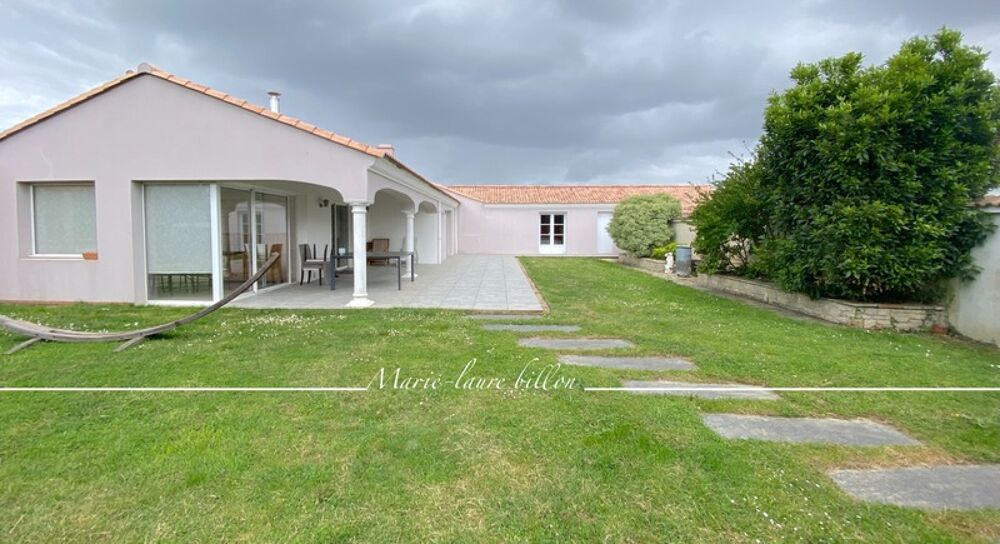 Maison à vendre 5 pièces, plain pied 3 chambres+bureau de 1998 avec 3 garages, parcelle 1345 m2 clos