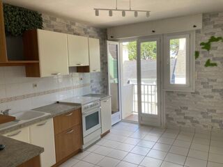  Appartement à louer 2 pièces 63 m²