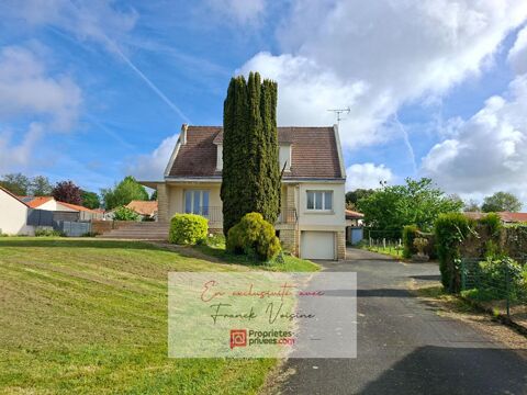   A VENDRE en exclusivit� aux Herbiers, Maison de 140 m2 avec 4 Chambres et 1 bureau sur un terrain de 1062 m2 Maison - 8 pi�ce(s) - 140 m�