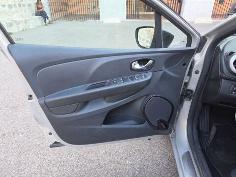 Clio IV 1.2 TCe 120 EDC6 Initiale Paris - Automatique 2018 occasion 06100 Nice
