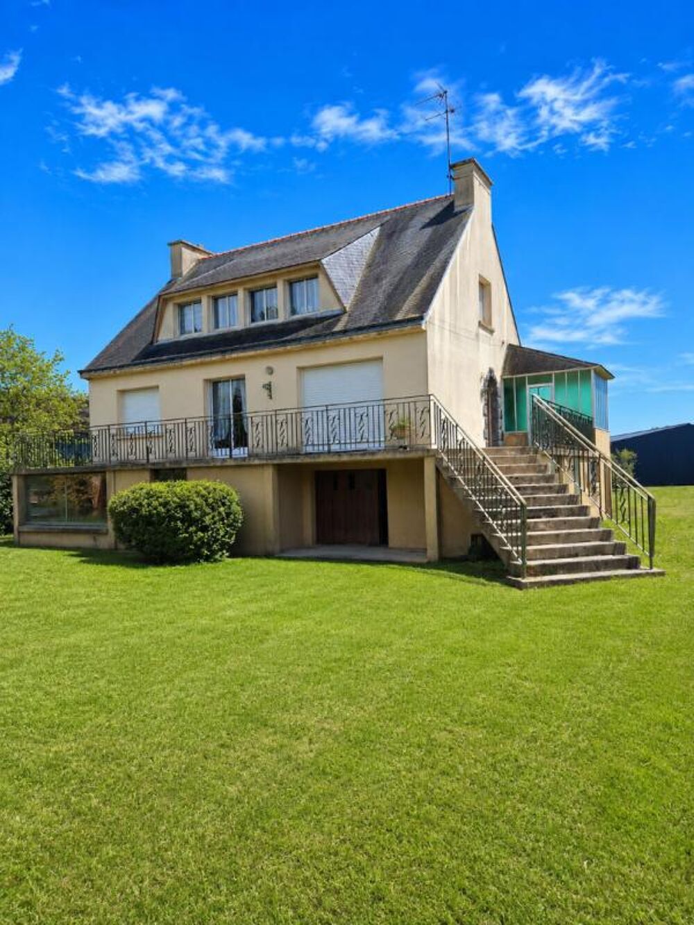 Vente Terrain Rare : 5 000 m² constructibles en zone artisanale avec bâtiment artisanal de 960 m² et maison d'habitation - FORT POTENTIEL DE D Redene