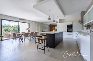  Maison � vendre 10 pi�ces 300 m�