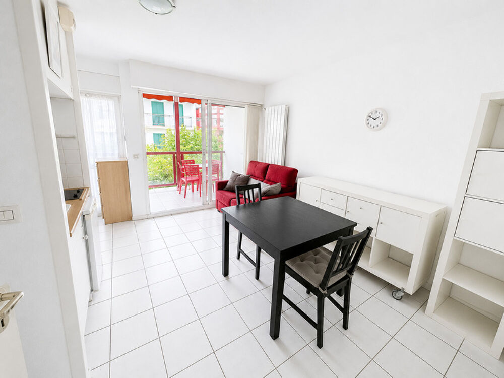 À vendre  T1 bis avec terrasse et cave à Ciboure