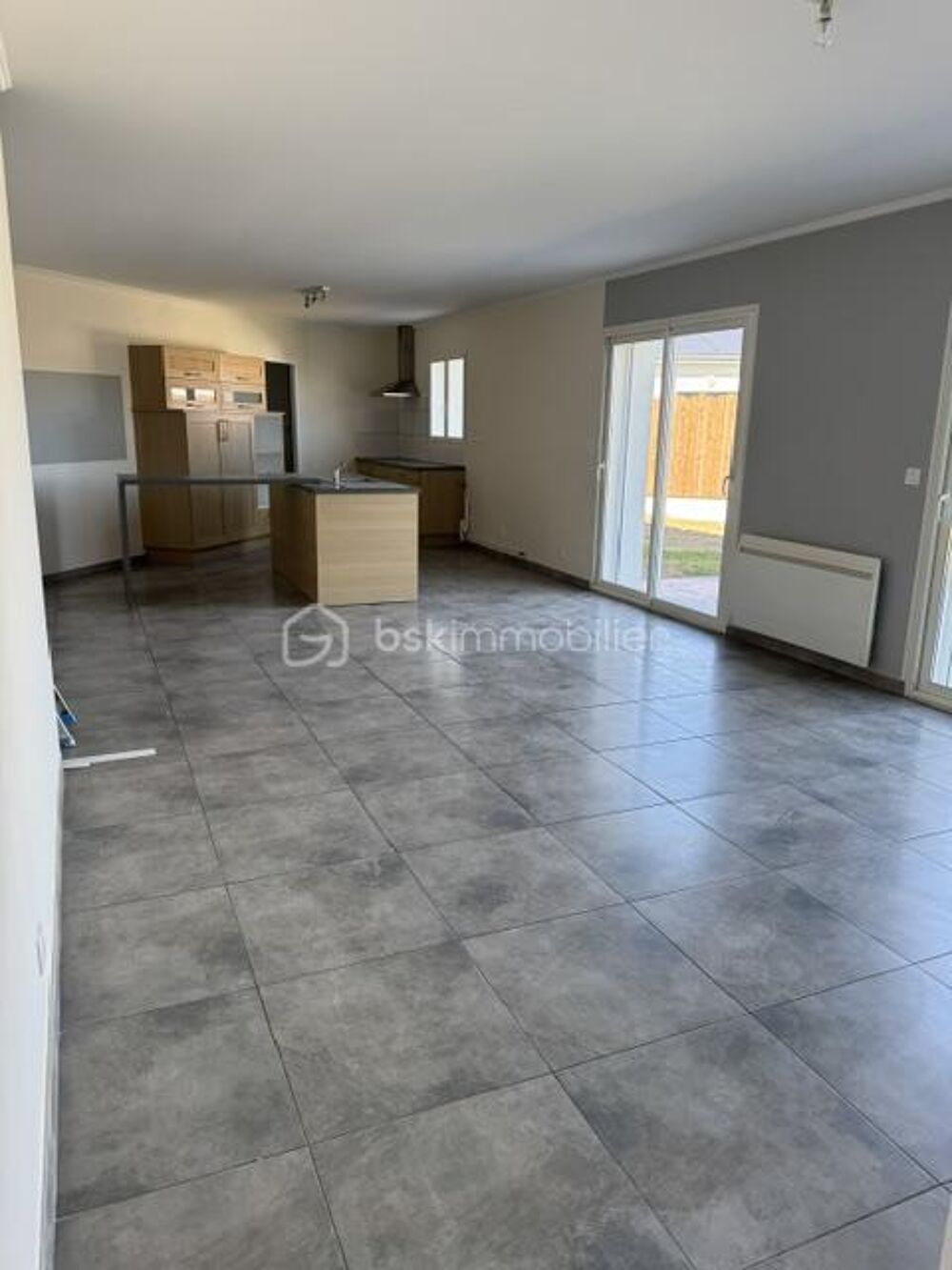 BELLE MAISON PLAIN PIED - 4 CHAMBRES - GRAND GARAGE