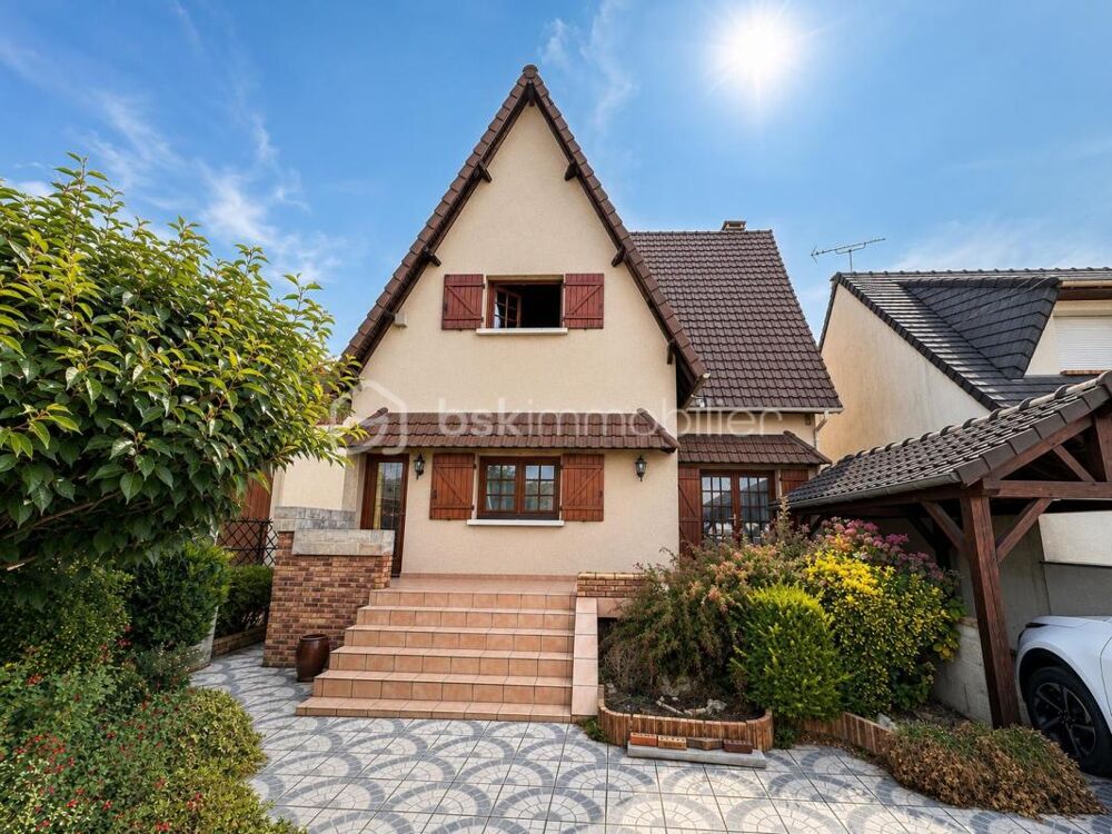 Maison familiale 4 pièces  3 chambres  Terrain de plus de 440 m²