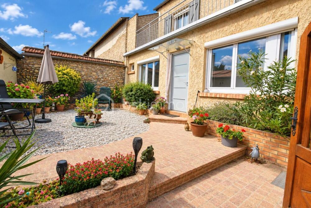 Maison de 5 pièces  4 chambres  grand garage