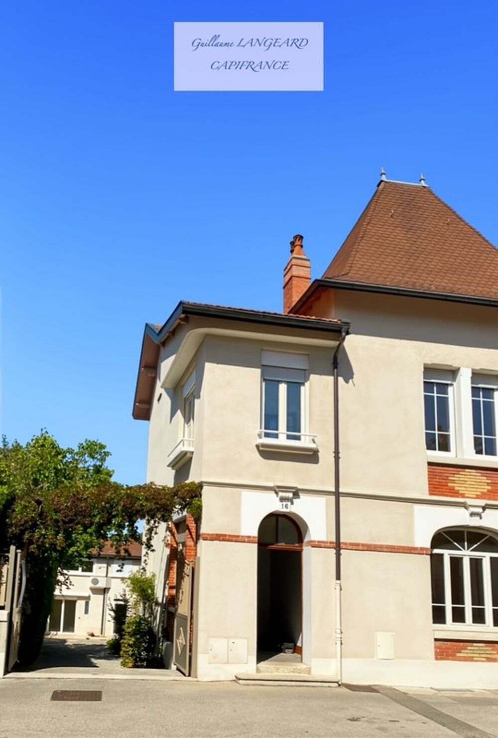 À vendre Oyonnax Centre (01100)  Demeure bourgeoise de caractère - 124 m2 - 250 m2 de terrain