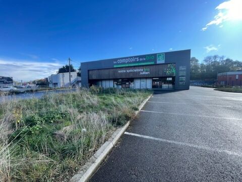   Local/bureau à louer JUILLAN (65) 