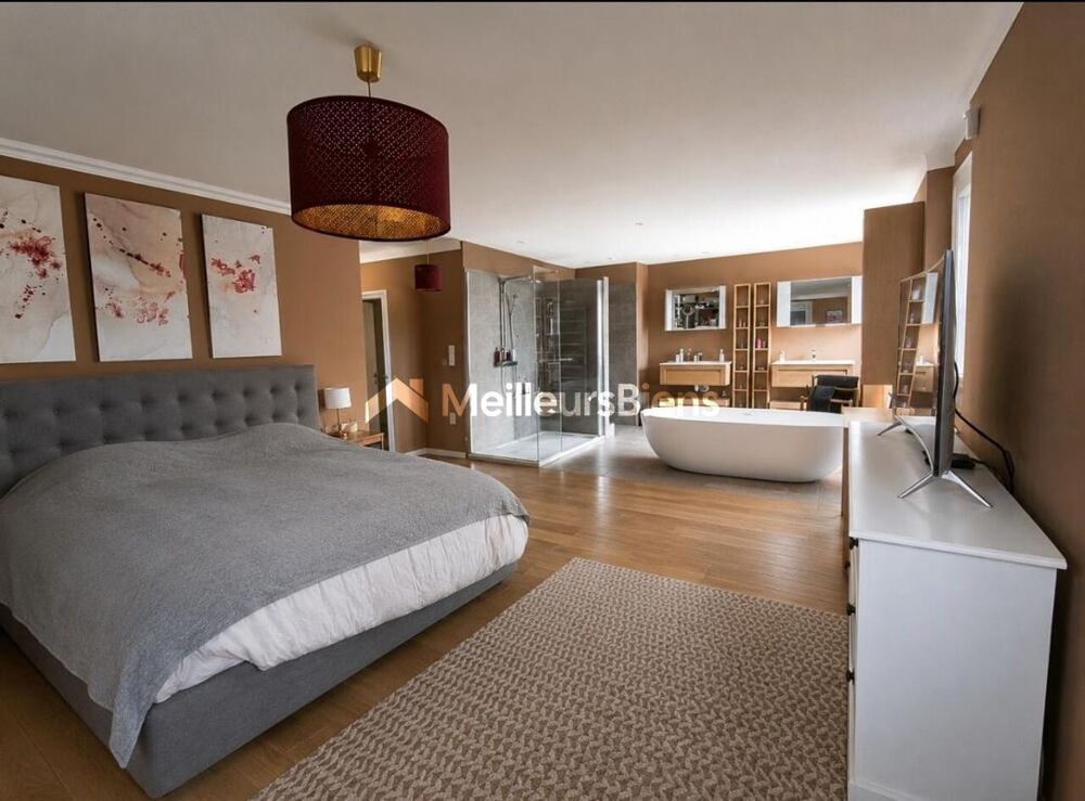 à vendre  Maison Saint-Genis-Pouilly (01630)
