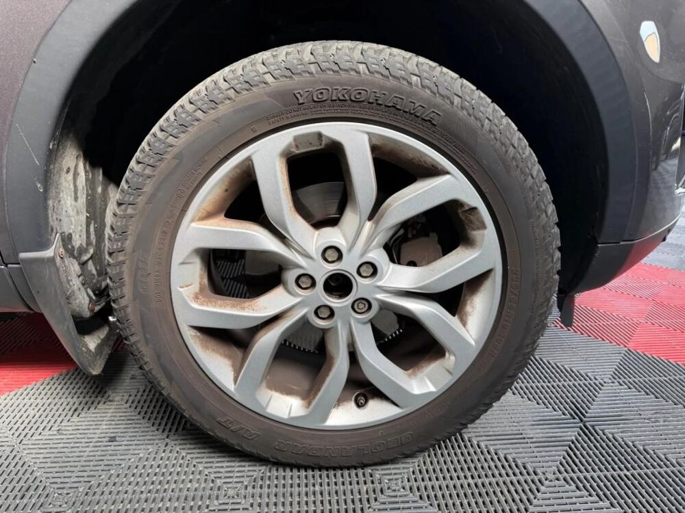 Discovery sport 2.0 TD4 16V 4x4 5PL 180 cv HSE 2018 occasion 17139 Dompierre-sur-Mer