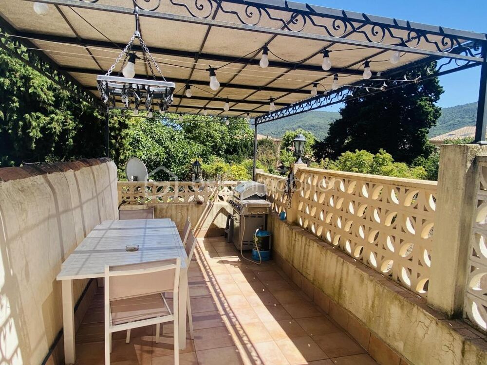 Bel appartement T4 à Signes avec terrasse et cave