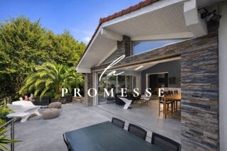  Villa � vendre 9 pi�ces 301 m�