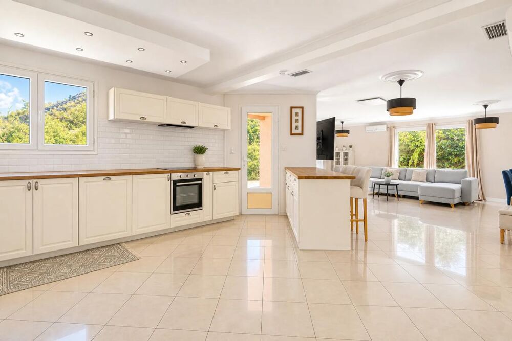 Vente Villa Belle Villa avec piscine à Pompignan Pompignan