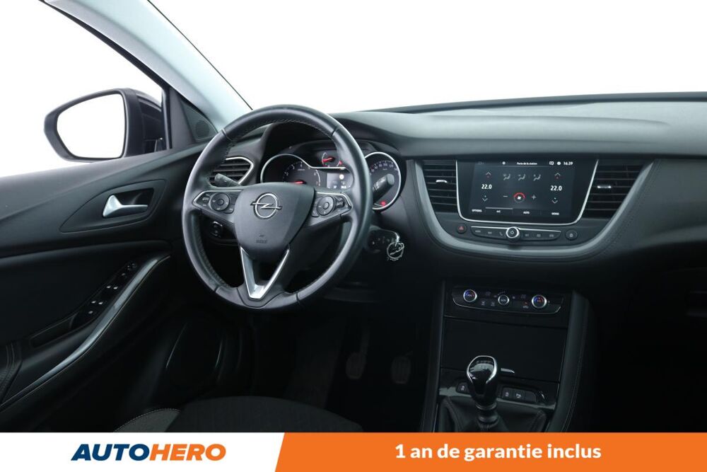 Grandland x 1.2 Turbo Elegance Business 130 ch 2021 occasion 92130 Issy-les-Moulineaux